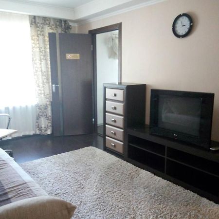 Квартира 2 Комн Рядом И-Т Амосова.Метро Олимпийская 3 Остановки Kiew Exterior foto
